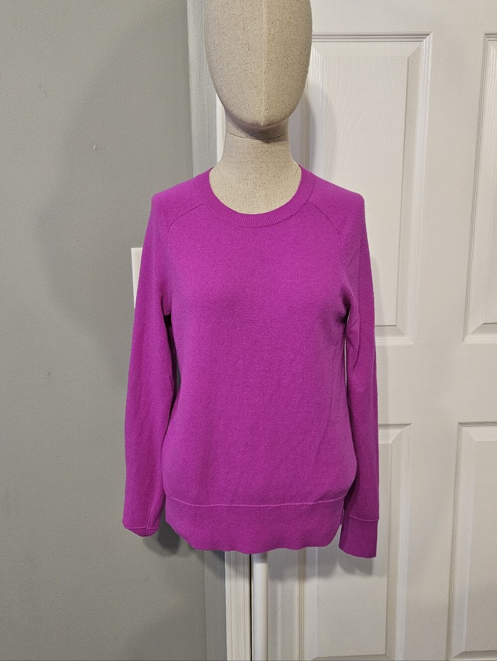 Banana Republic Women's Crewneck Sweater in Vivid Fuchsia